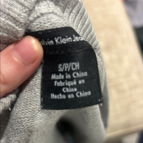 Calvin Klein’s Women's Cardigan Sweater - Picture 3 of 3